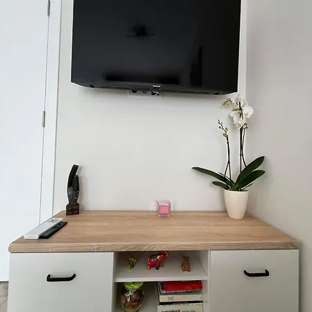 Apartamento Harmony Apartment- 4 People- New Modern Flat-by The Sea