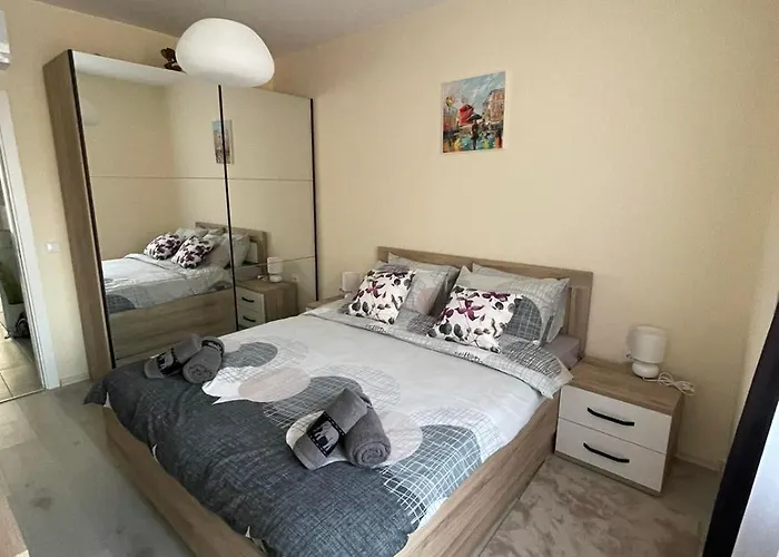 Harmony Apartment- 4 People- New Modern Flat-by The Sea Apartament *