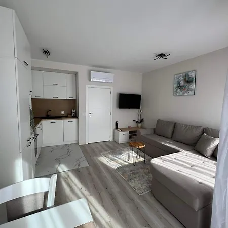 Harmony Apartment- 4 People- New Modern Flat-by The Sea アパート