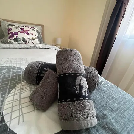 Harmony Apartment- 4 People- New Modern Flat-by The Sea ヴァルナ