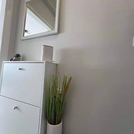 Harmony Apartment- 4 People- New Modern Flat-by The Sea *