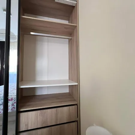 Harmony Apartment- 4 People- New Modern Flat-by The Sea *