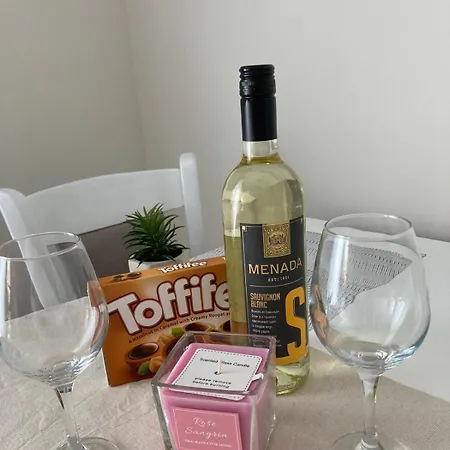 Harmony Apartment- 4 People- New Modern Flat-by The Sea * Varna