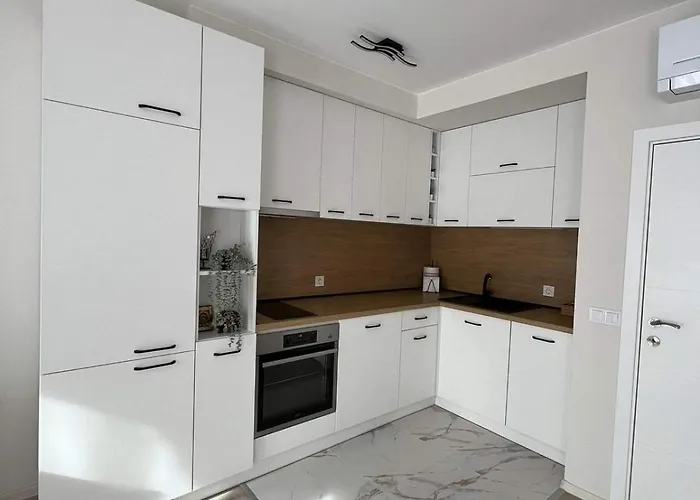 아파트 Harmony Apartment- 4 People- New Modern Flat-by The Sea