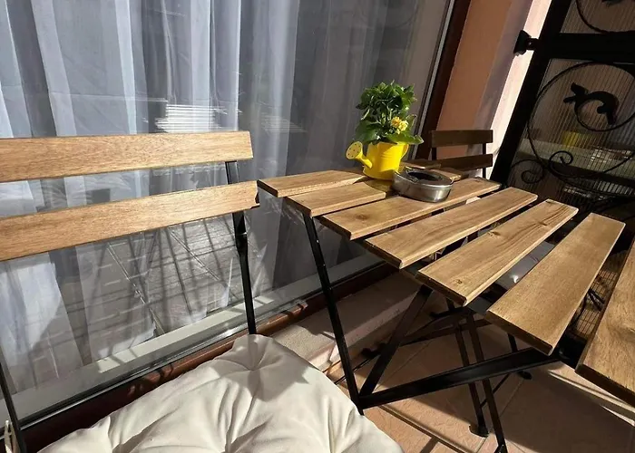 Harmony Apartment- 4 People- New Modern Flat-by The Sea 바르나