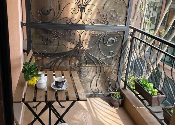 Harmony Apartment- 4 People- New Modern Flat-by The Sea 바르나